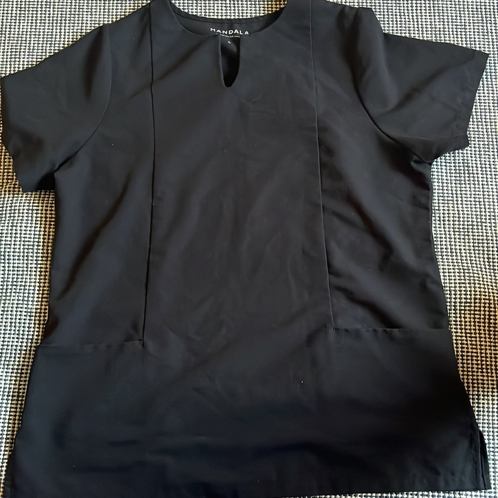 5 Pocket Notch Neck Top Black - Picture 2 of 5